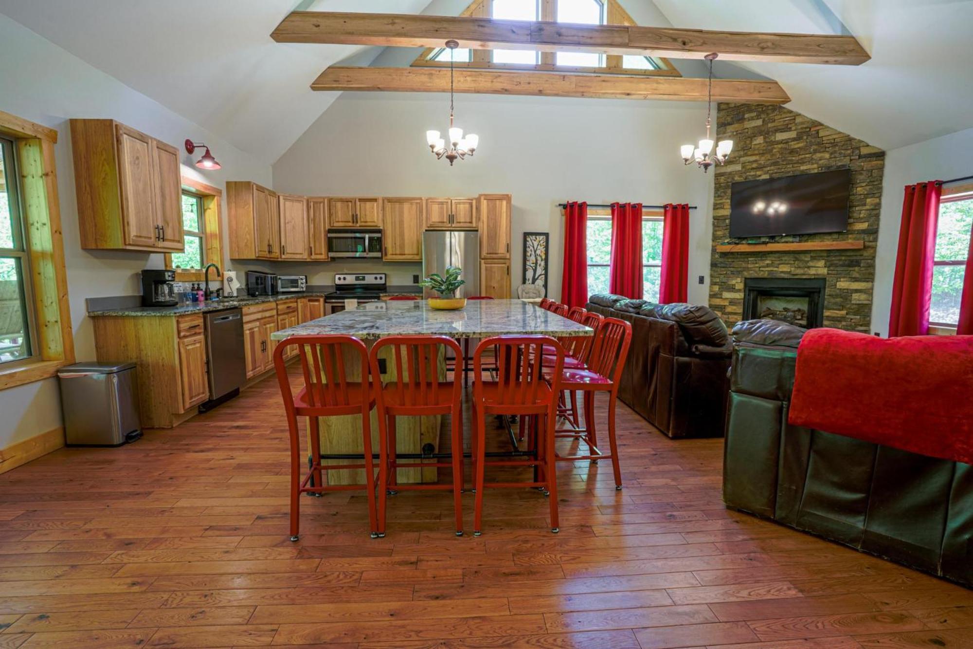 New Listing! Wine Country Retreat - 2 Bed, Hot Tub Villa Dahlonega Ngoại thất bức ảnh