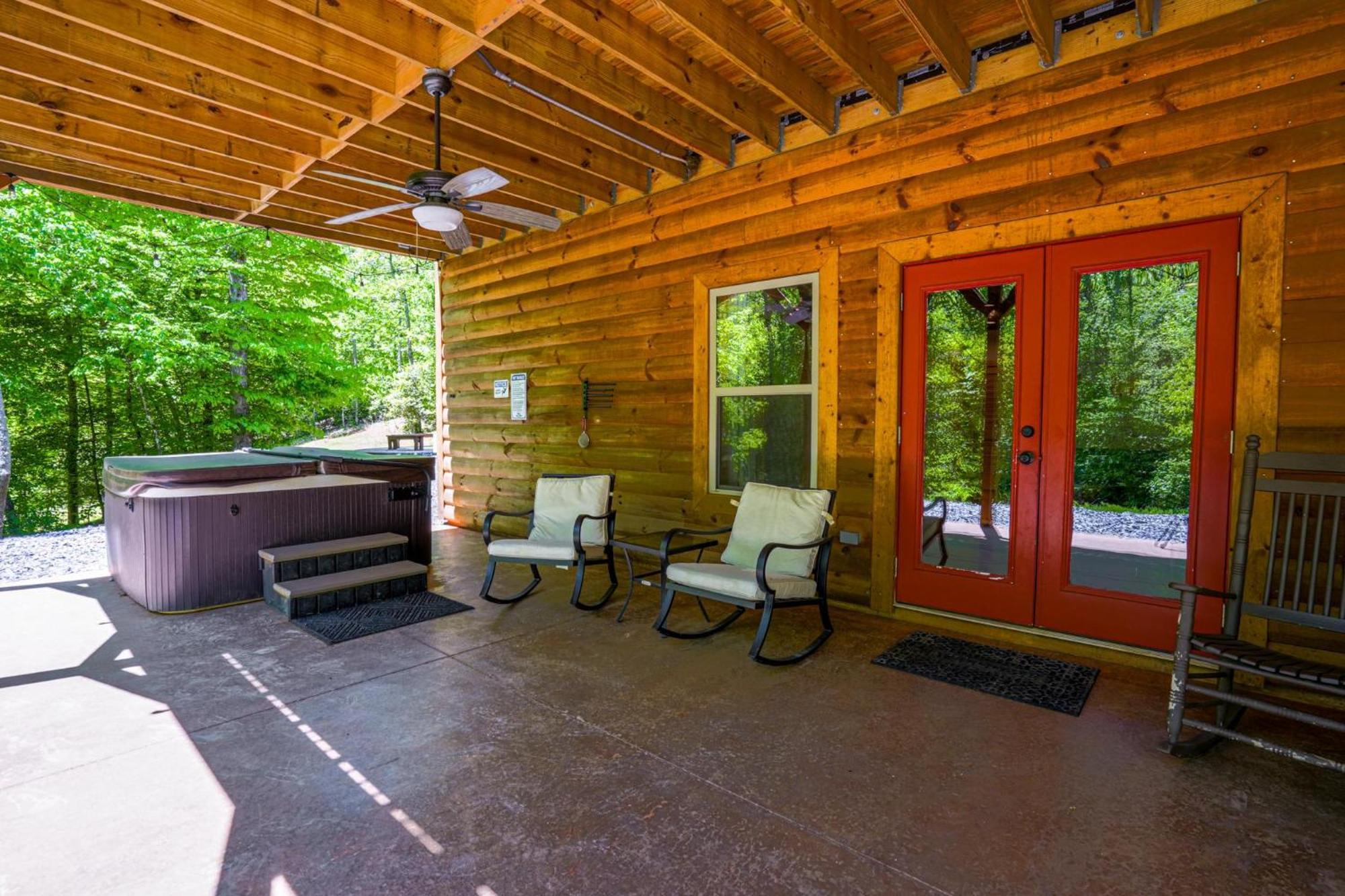New Listing! Wine Country Retreat - 2 Bed, Hot Tub Villa Dahlonega Ngoại thất bức ảnh
